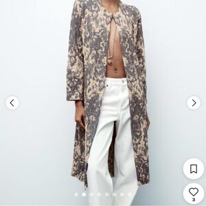 Zara Gray and Cream Patterned Coat